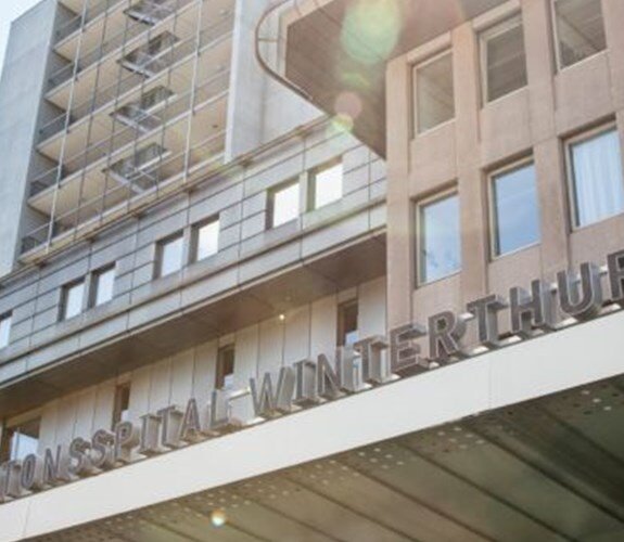 Titelbild zur Referenz IAM-Lösung, Kantonsspital Winterthur von aussen